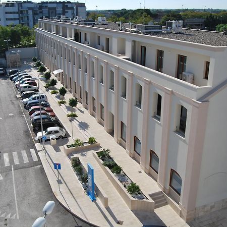 Residence Trani Buitenkant foto