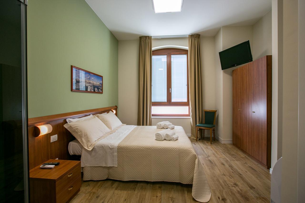 Residence Trani Buitenkant foto